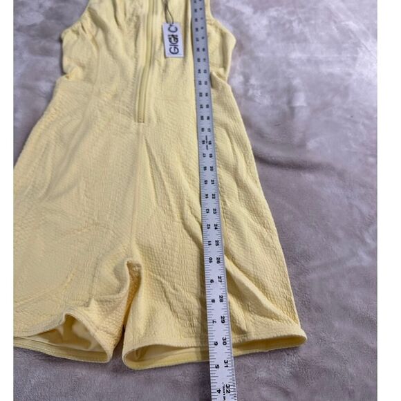 GIGI C Activewear Revolve Keelan Romper Women's Medium Butter Yellow Sleeveless - Picture 10 of 12